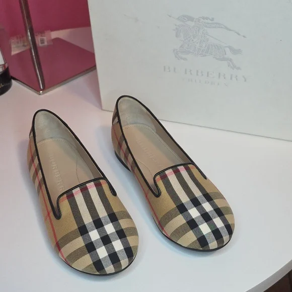 Like New Burberry Girls Novacheck Loafers! - Picture 10 of 12